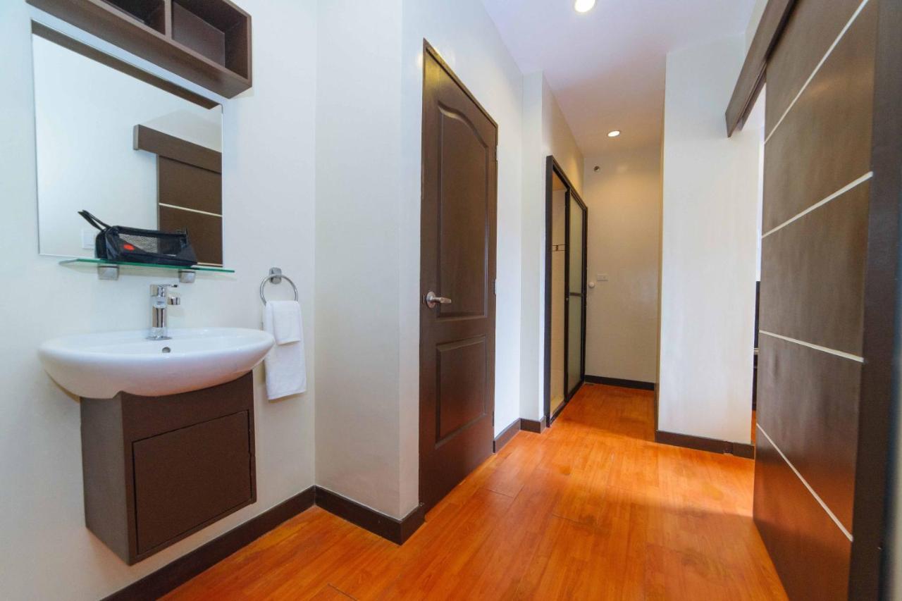 Reddoorz Premium @ Sta Rosa Tagaytay Road Hotell Silang Exteriör bild