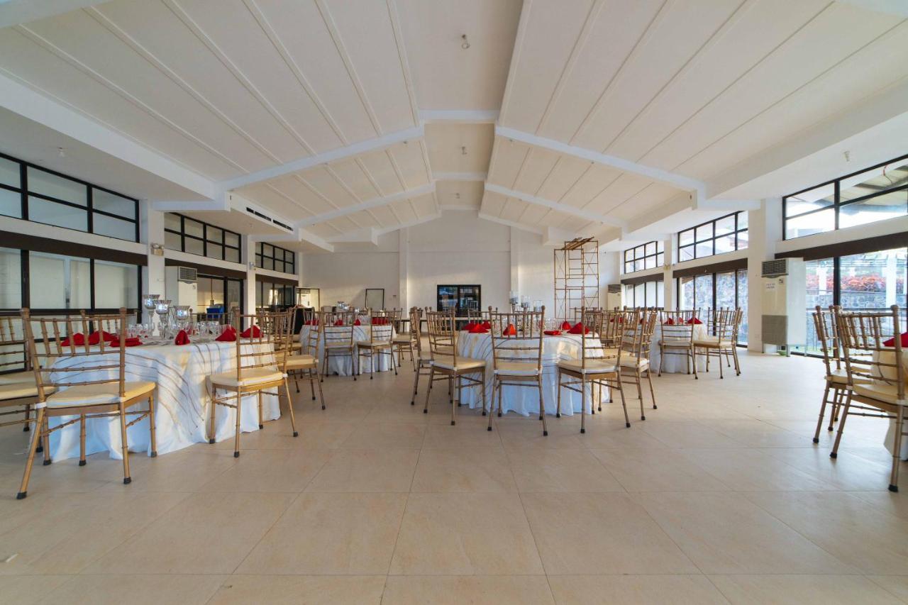 Reddoorz Premium @ Sta Rosa Tagaytay Road Hotell Silang Exteriör bild