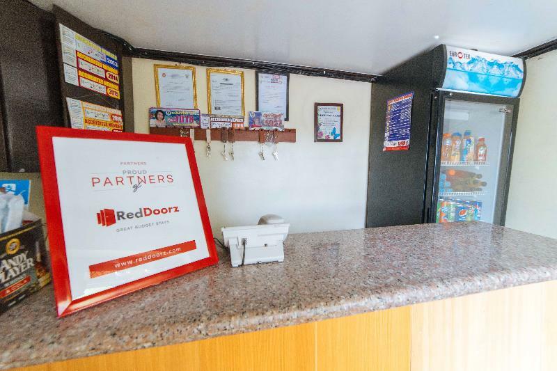Reddoorz Premium @ Sta Rosa Tagaytay Road Hotell Silang Exteriör bild