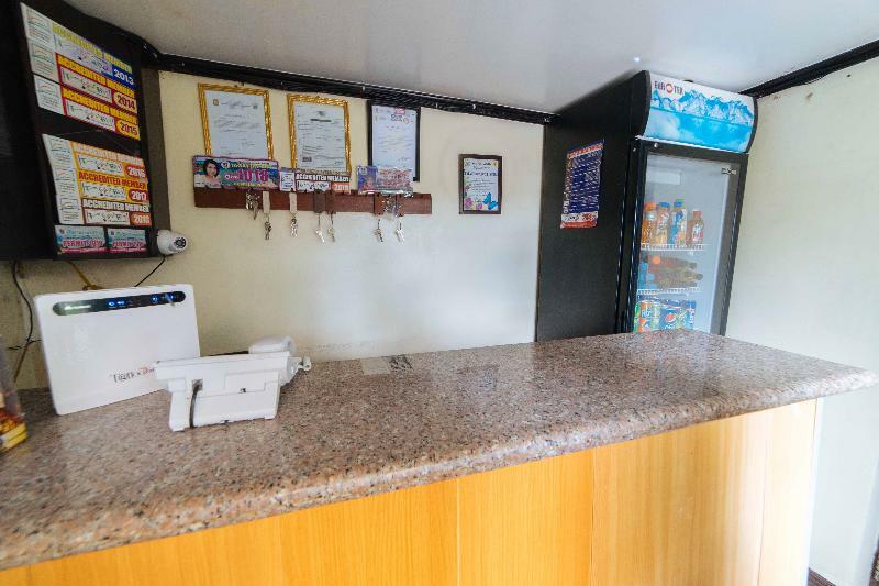 Reddoorz Premium @ Sta Rosa Tagaytay Road Hotell Silang Exteriör bild