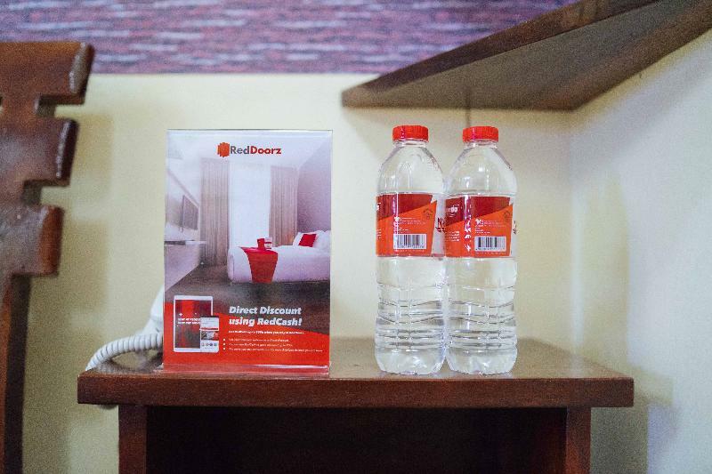 Reddoorz Premium @ Sta Rosa Tagaytay Road Hotell Silang Exteriör bild
